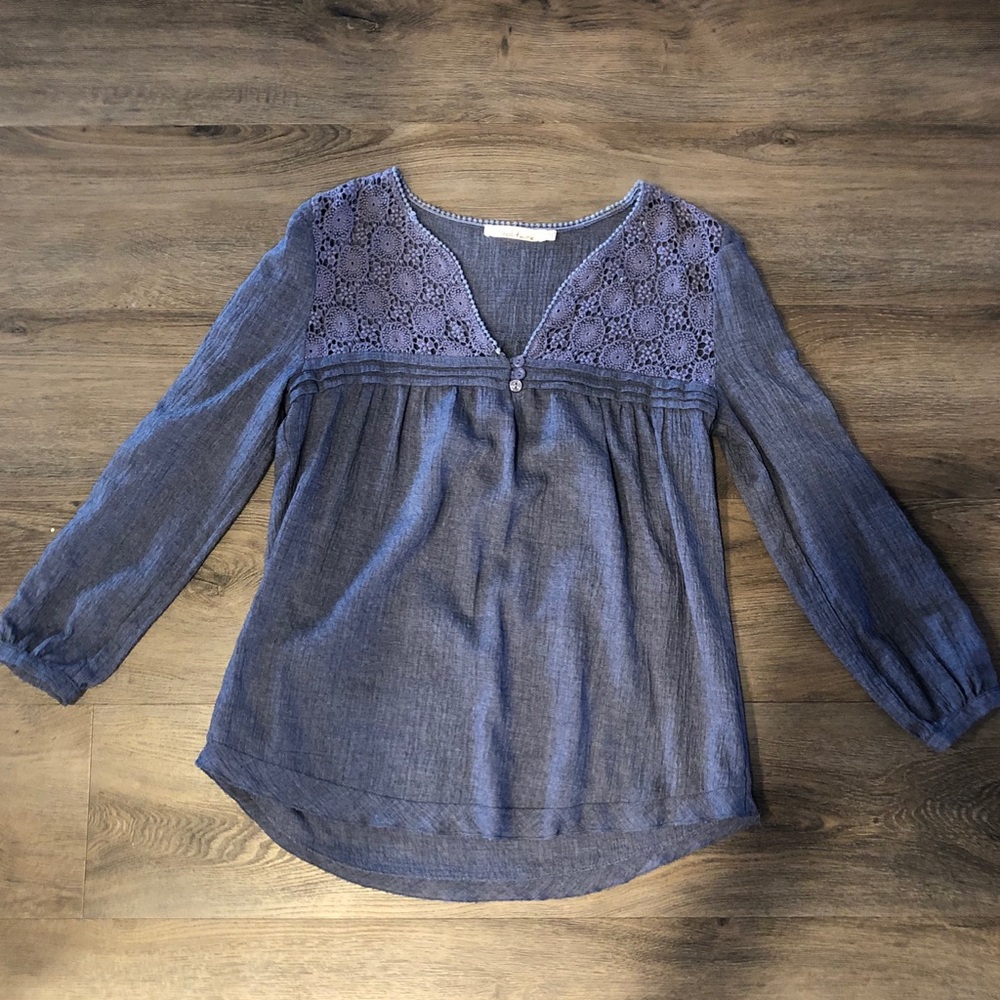 Solitaire blue lace shirt